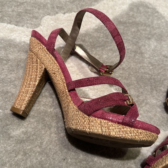 NEW Soul to Soul high heel - Picture 6 of 7